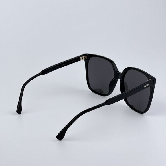 Fendi Women BRAND NEW Sunglasses Shiny Black Grey Geometric FE40030I 01A - Picture 5 of 10